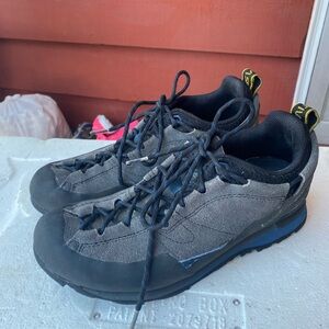 La Sportiva Men's Boulder X Carbon/Opal Approach Shoes Size 8.5